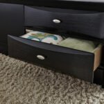 LINDA BLACK KING BED